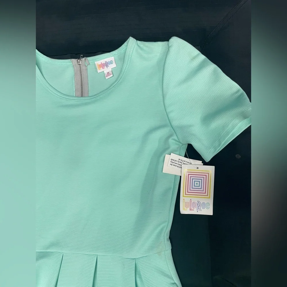 LuLaRoe Light Green Short Sleeve Top